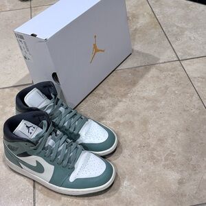 Air Jordan High-Top Sneakers in Sags Green and White